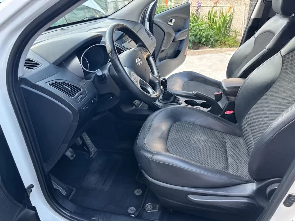 Hyundai IX35, снимка 2 - Автомобили и джипове - 55354454