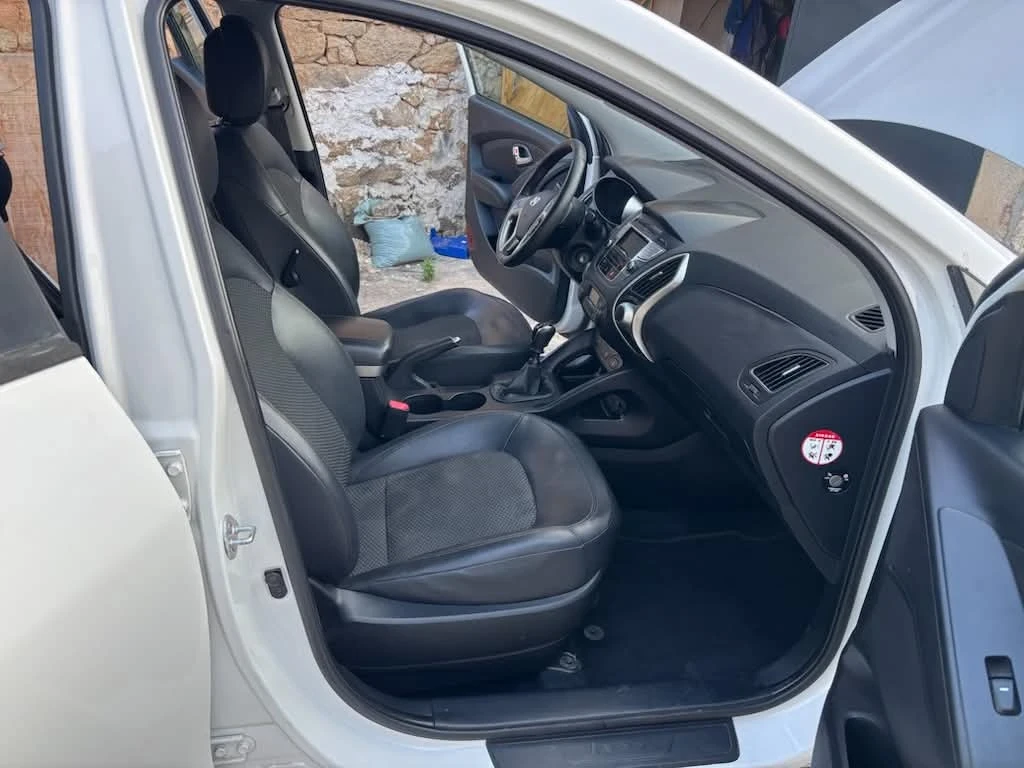 Hyundai IX35, снимка 10 - Автомобили и джипове - 55354454