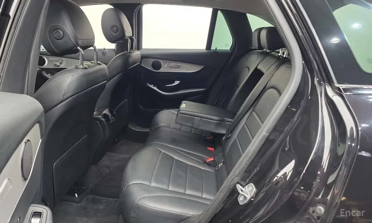 Mercedes-Benz GLC 350 4MATIC Premium * КРАЙНА ЦЕНА ДО БЪЛГАРИЯ * , снимка 12 - Автомобили и джипове - 55570665