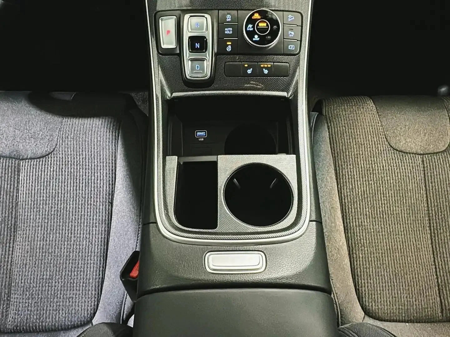 Hyundai Santa fe PREFERRED HTRAC ЦЕНА ДО БЪЛГАРИЯ АВТОКРЕДИТ, снимка 14 - Автомобили и джипове - 55579931