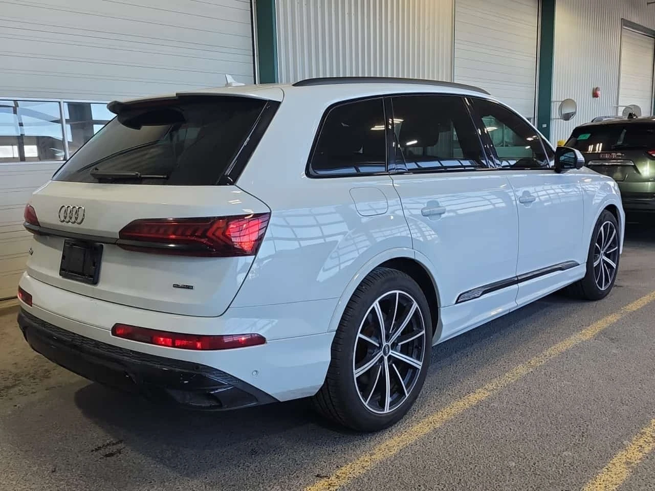 Audi Q7 * 55 Tfsi Quattro Technik * CARFAX * , снимка 3 - Автомобили и джипове - 56169271