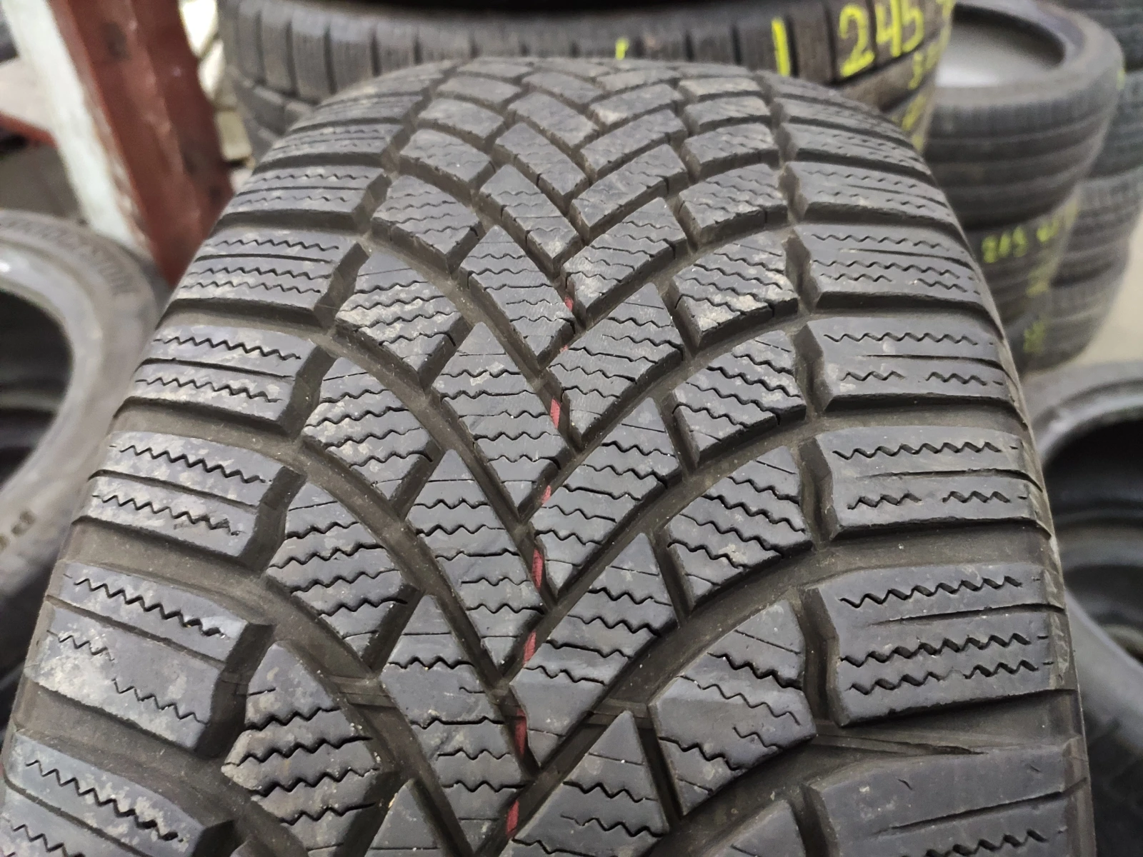 Гуми Зимни 215/55R17