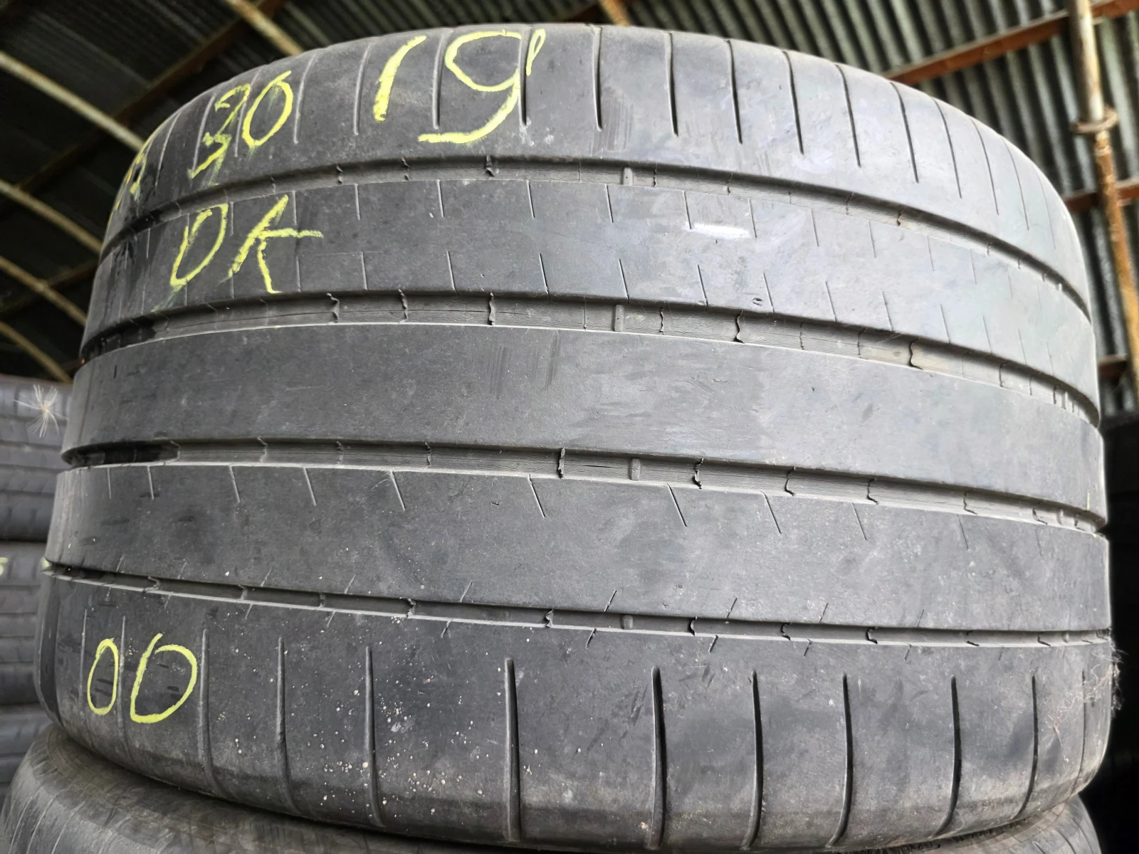 Гуми Летни 295/30R19, снимка 3 - Гуми и джанти - 55497185