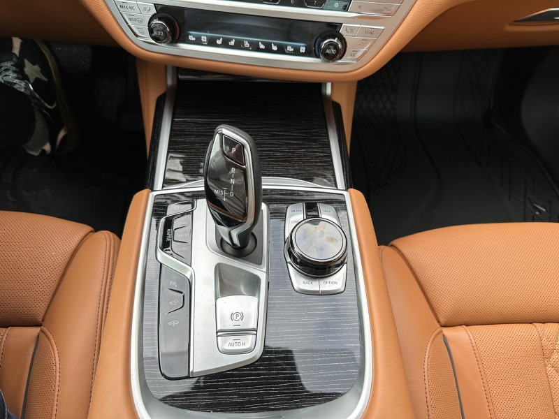 BMW 740 d/xDrive, снимка 13 - Автомобили и джипове - 43943690