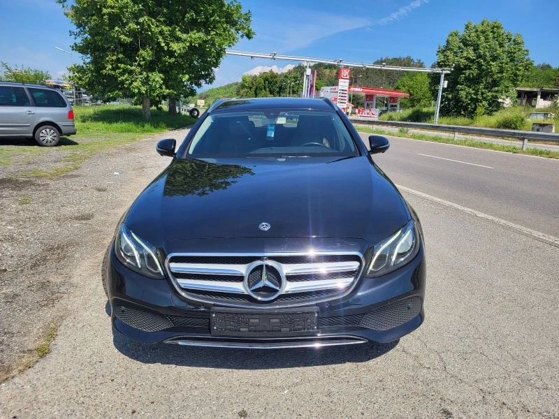 Mercedes-Benz E 220 LED/360 /AMBIENTNO/, снимка 2 - Автомобили и джипове - 45683130