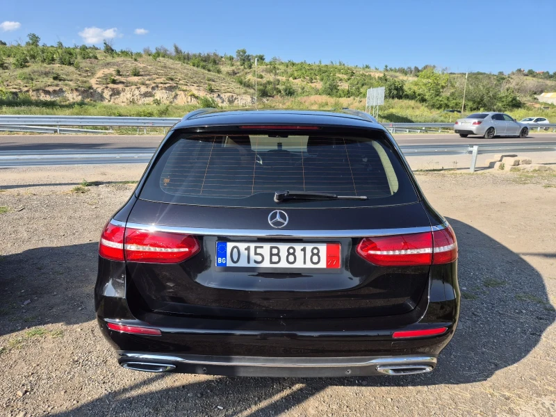 Mercedes-Benz E 220 LED/360 /AMBIENTNO/, снимка 4 - Автомобили и джипове - 45683130