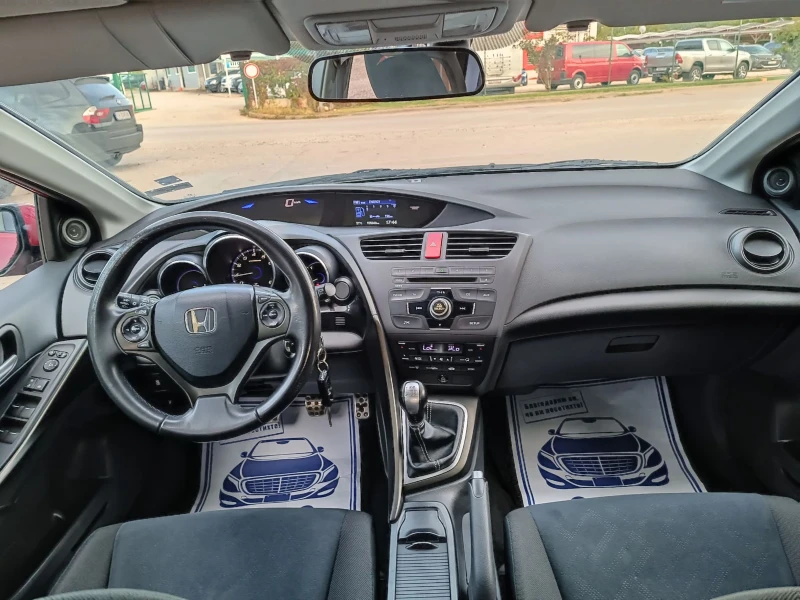 Honda Civic 1.8i-140кс-РЪЧКА-6ск, снимка 14 - Автомобили и джипове - 47272150