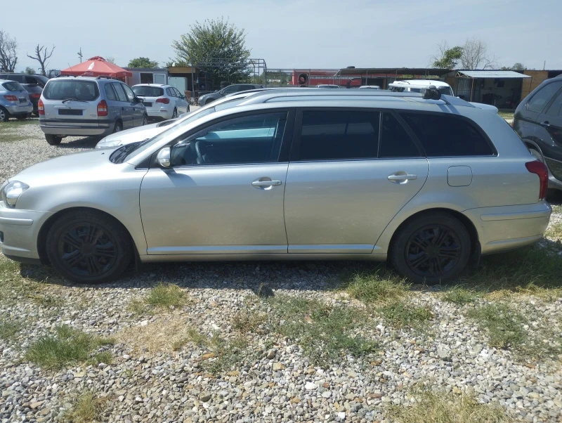 Toyota Avensis 2.0, снимка 5 - Автомобили и джипове - 47498538