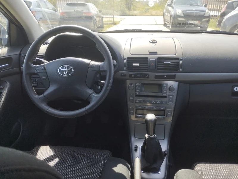 Toyota Avensis 2.0, снимка 6 - Автомобили и джипове - 47498538