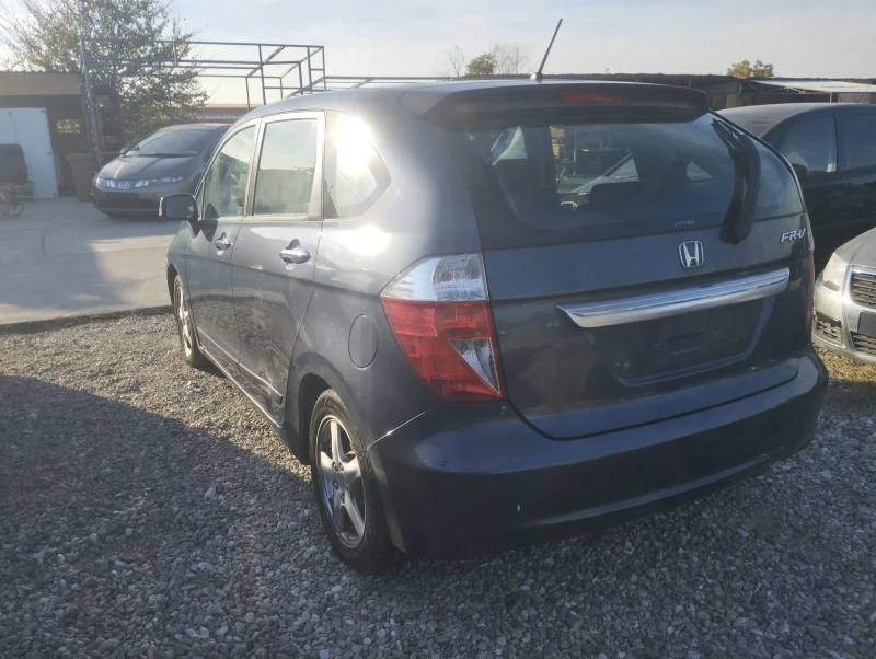 Honda Fr-v 2.0, снимка 12 - Автомобили и джипове - 48112137