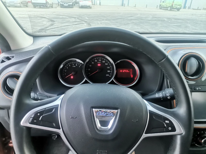 Dacia Sandero STEPWAY 0, 9 90 к.с. SWISS КАМЕРА, снимка 8 - Автомобили и джипове - 51691286