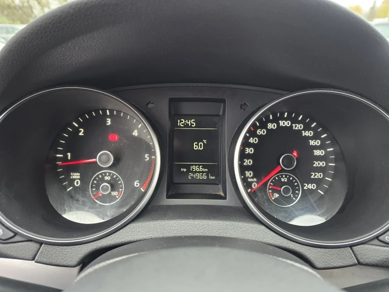 VW Golf 1.6TDI Comfortline 105к.с, снимка 17 - Автомобили и джипове - 52244688