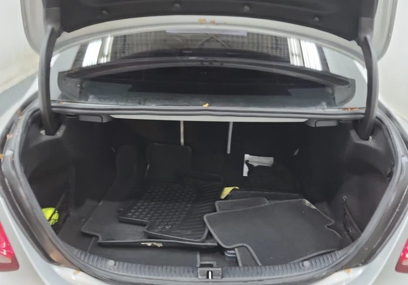 Mercedes-Benz C 300 4MATIC, снимка 14 - Автомобили и джипове - 52749829