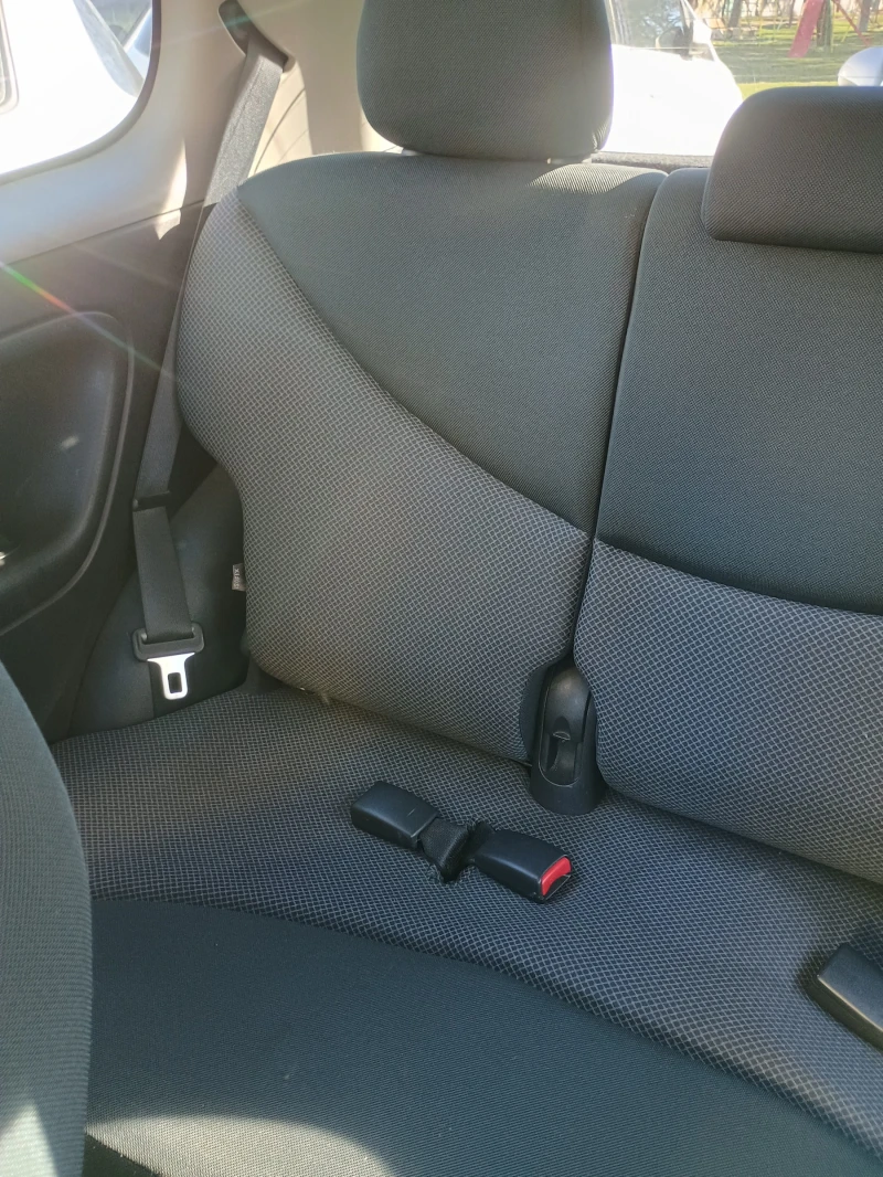 Toyota Yaris 1300, снимка 10 - Автомобили и джипове - 53561745