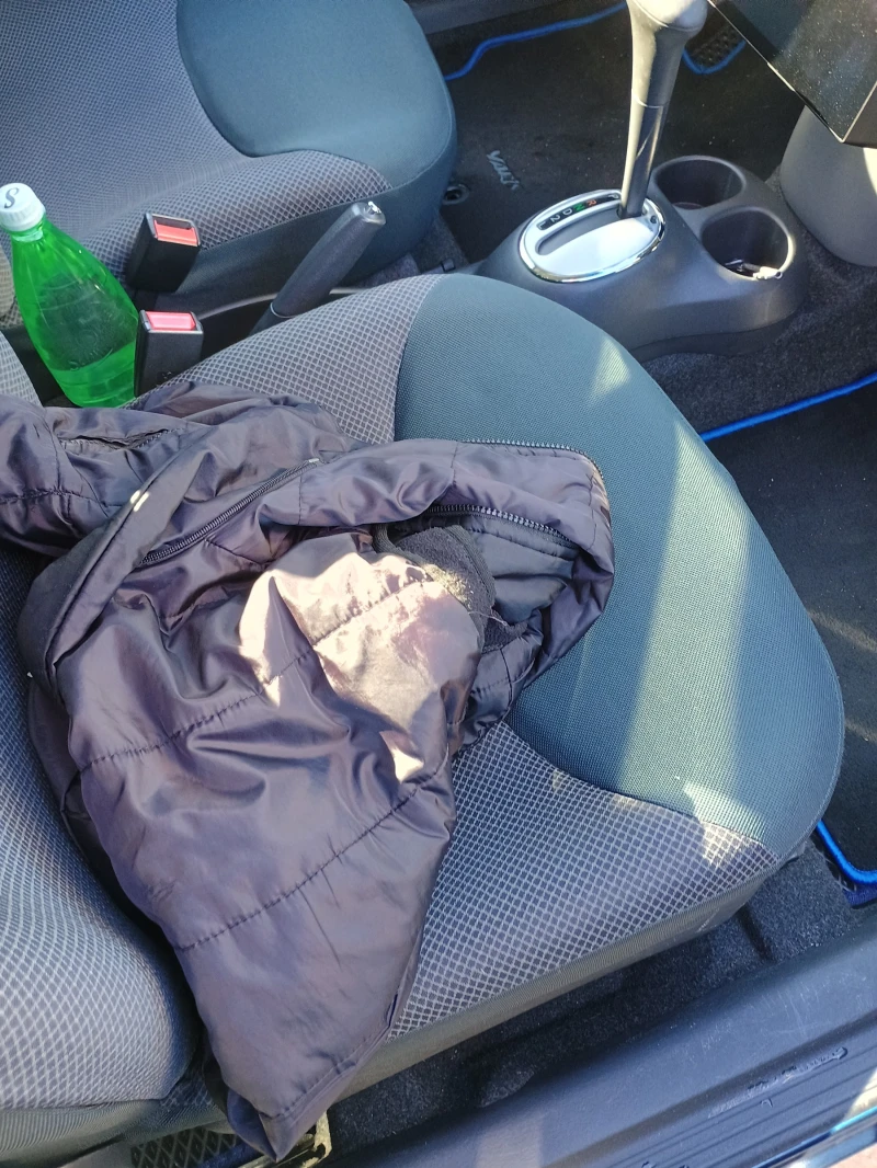 Toyota Yaris 1300, снимка 8 - Автомобили и джипове - 53561745