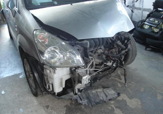 Toyota Corolla verso 1.8VVTI-1.6VVTI, снимка 2 - Автомобили и джипове - 33352626