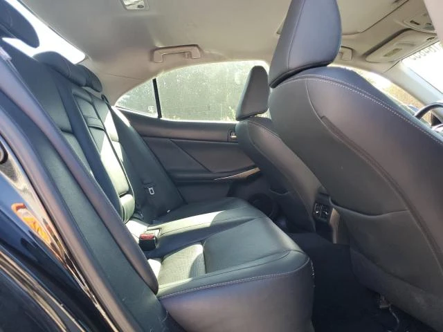 Lexus IS 2.0L 4 Rear-wheel drive, снимка 3 - Автомобили и джипове - 52886150