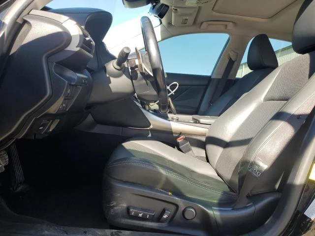 Lexus IS 2.0L 4 Rear-wheel drive, снимка 12 - Автомобили и джипове - 52886150