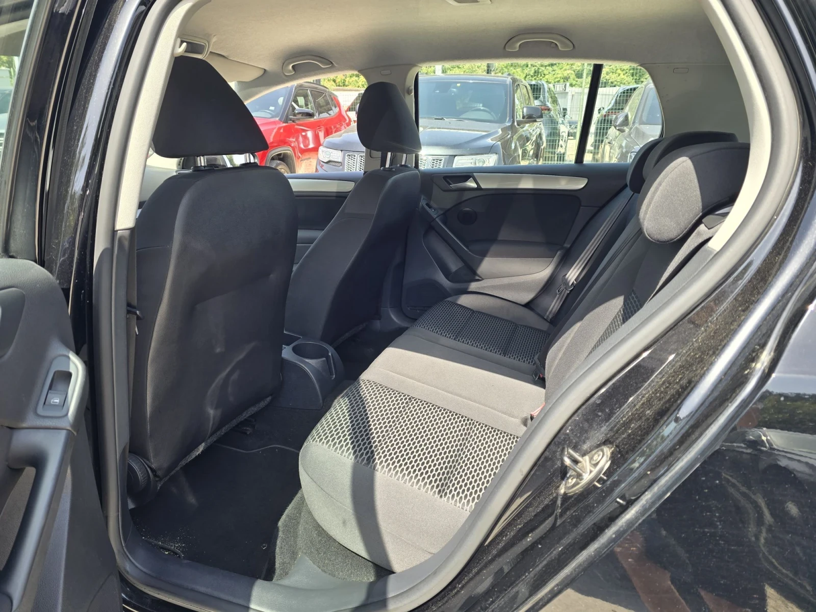 VW Golf 1.6TDI Comfortline 105�.� | Mobile.bg � ����������� 11