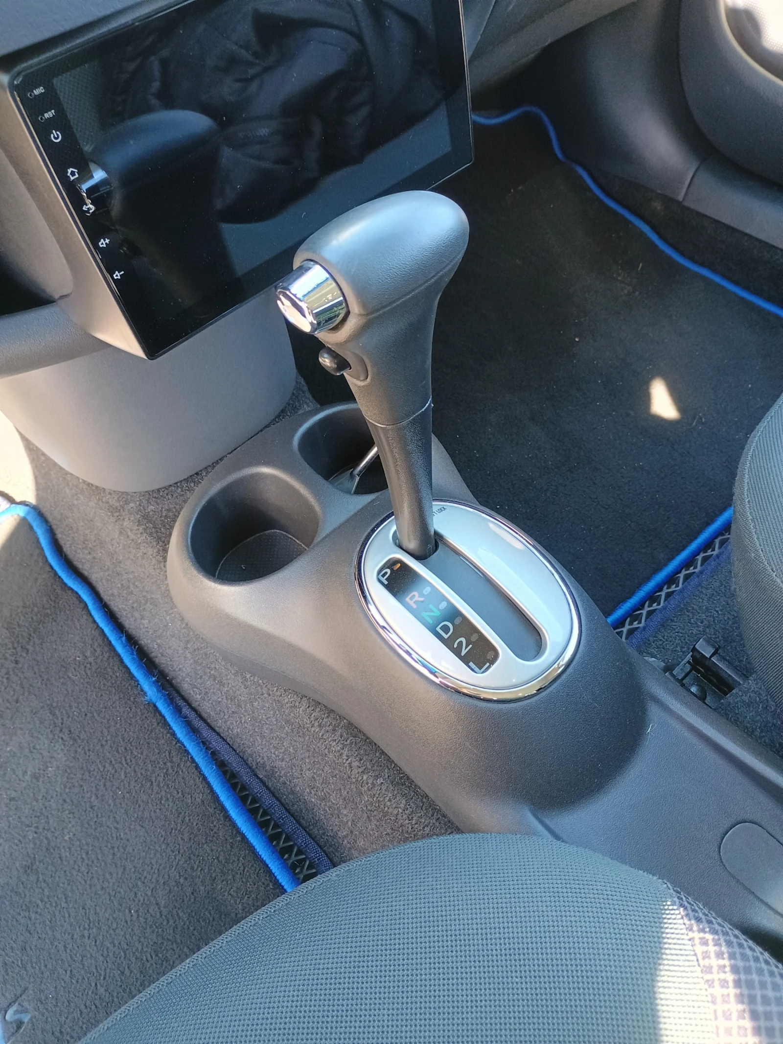 Toyota Yaris 1300 - изображение 9