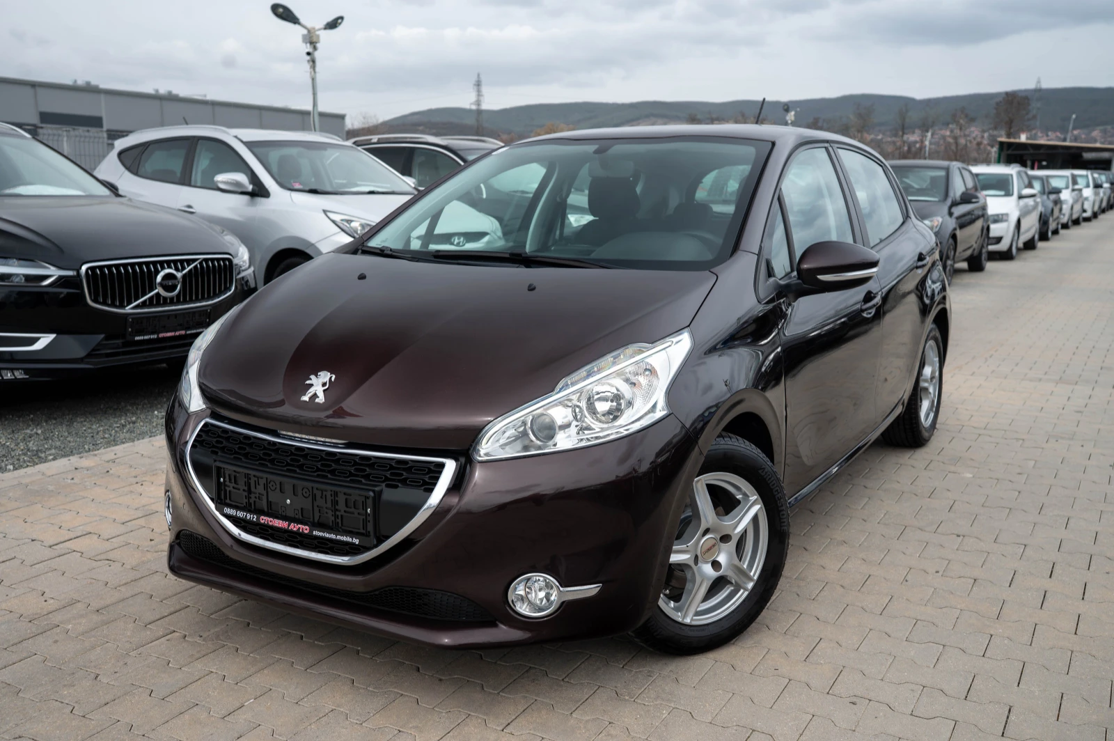 Peugeot 208 1.4* бензин* LED* 95кс