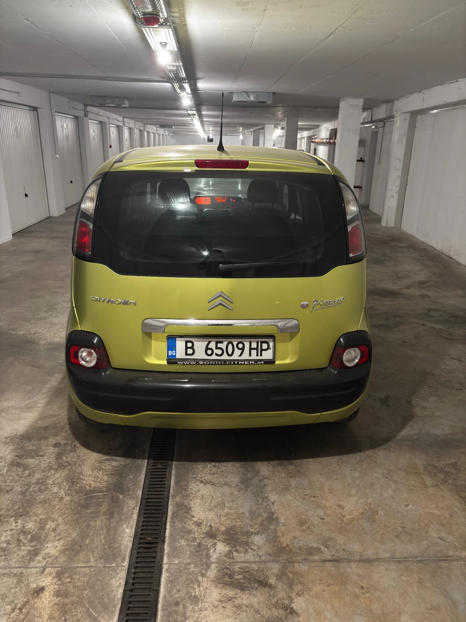 Citroen C3 Picasso 1.4i, снимка 6 - Автомобили и джипове - 54041975
