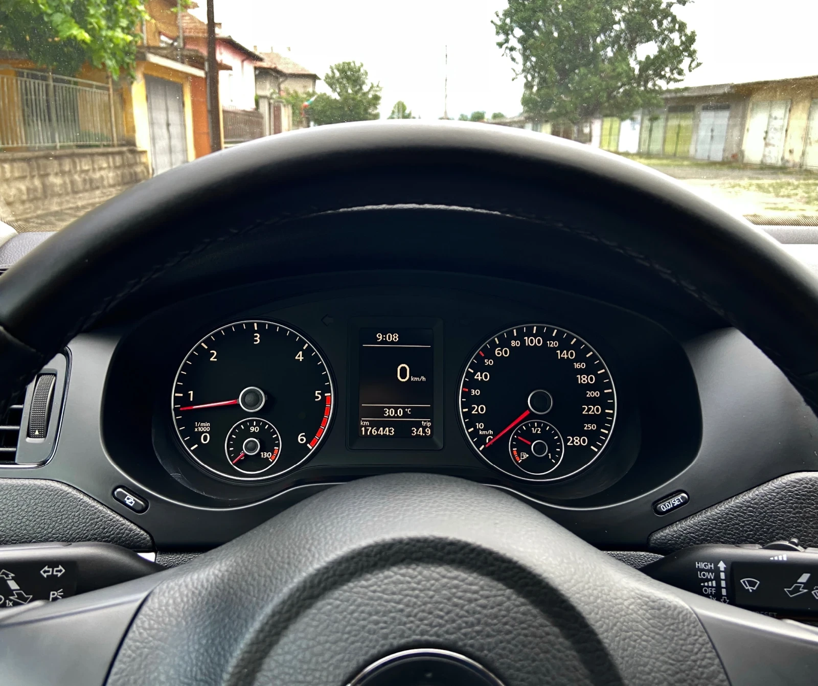 VW Jetta 1.6TDI EDITION 176 000км* , снимка 11 - Автомобили и джипове - 54874349