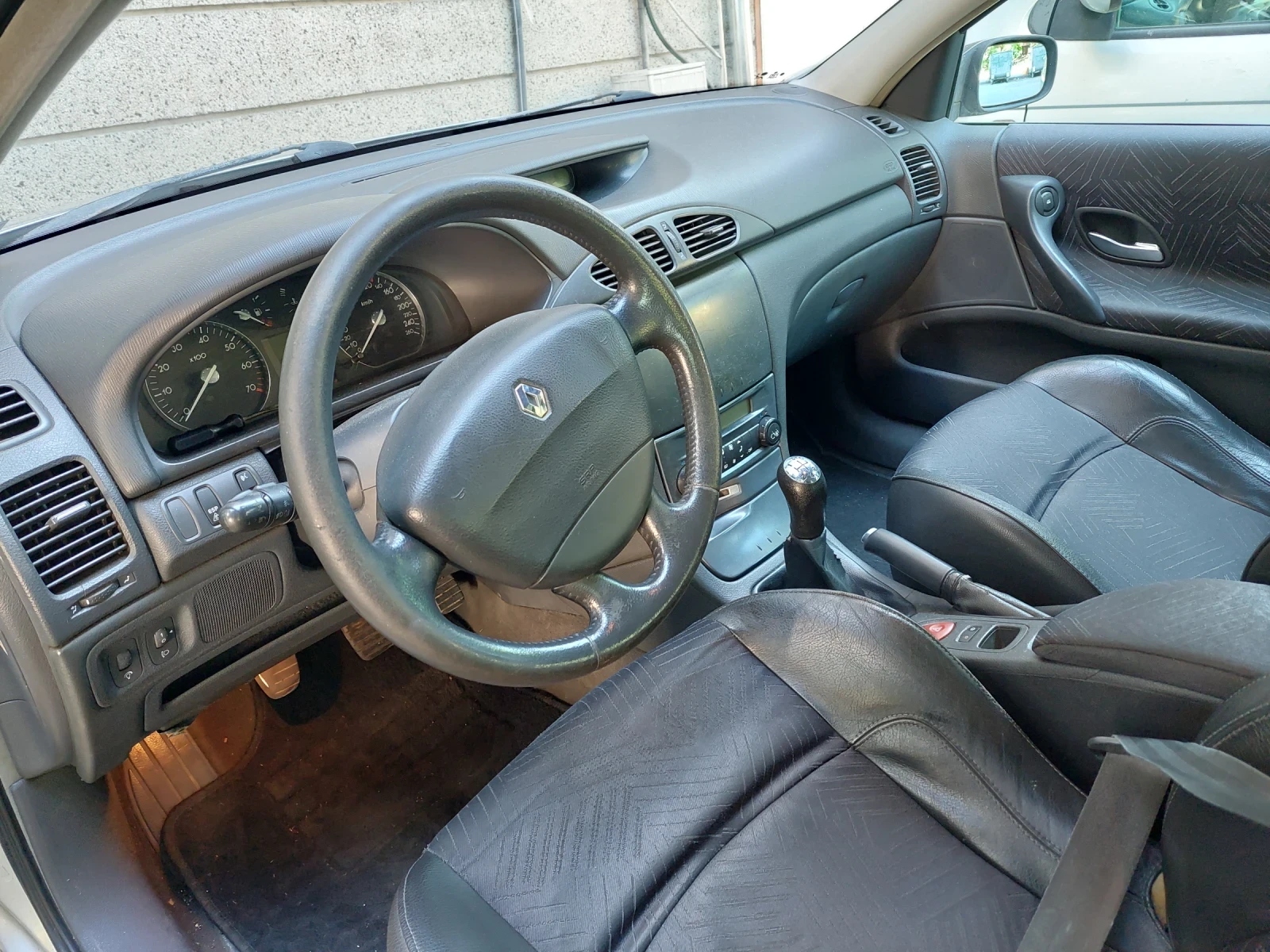 Renault Laguna, снимка 6 - Автомобили и джипове - 54903001