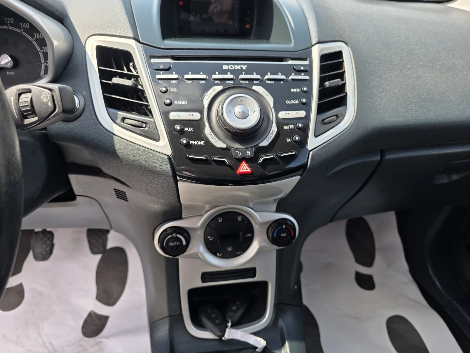 Ford Fiesta 1.25 keyless Лизинг, снимка 15 - Автомобили и джипове - 55008366