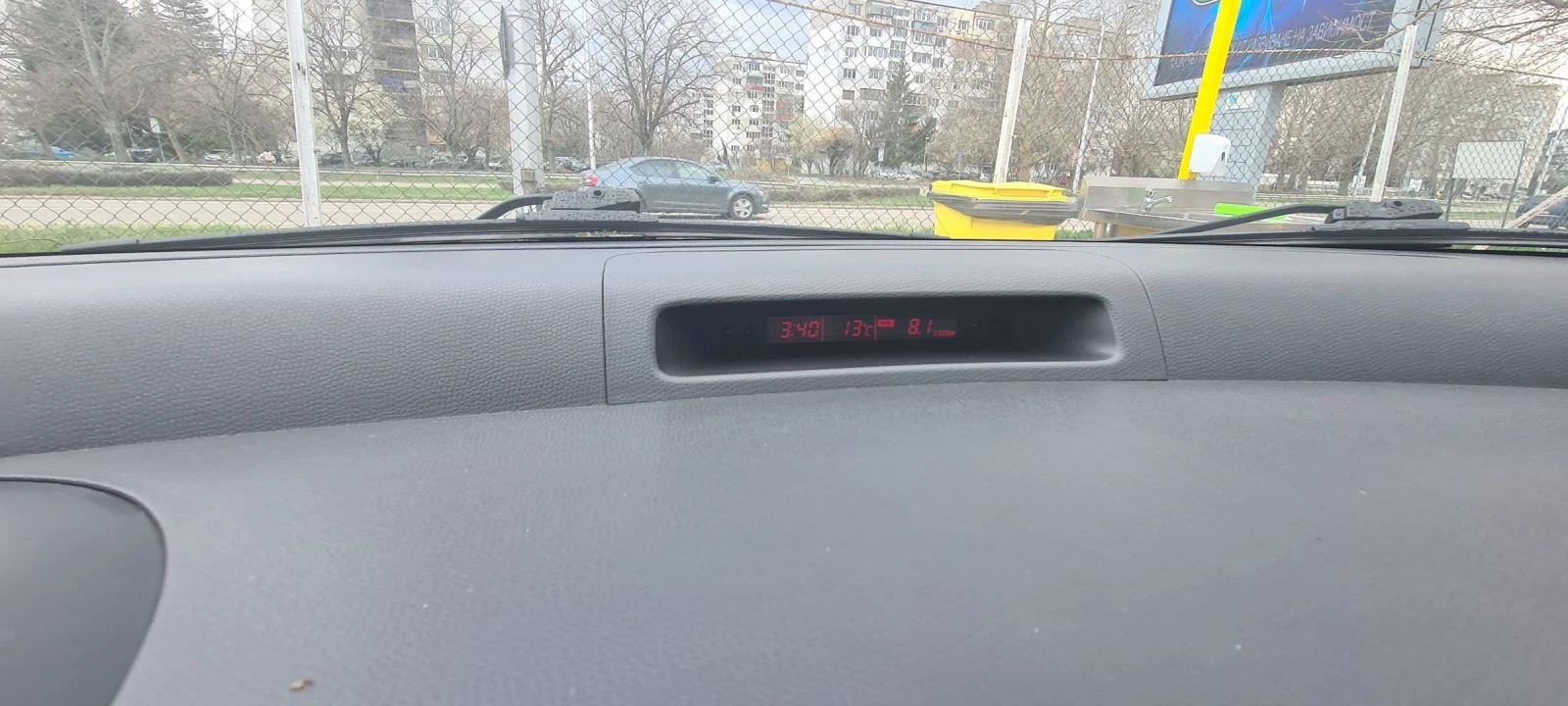 Suzuki Swift 1.3i Keyless, снимка 8 - Автомобили и джипове - 55132249