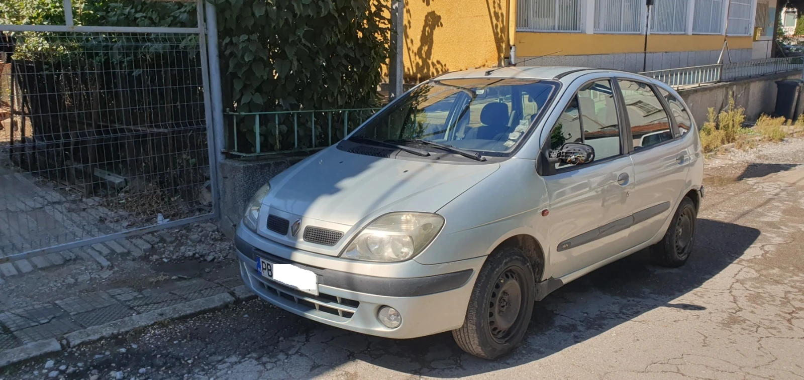 Renault Megane Сценик , снимка 17 - Автомобили и джипове - 55500508