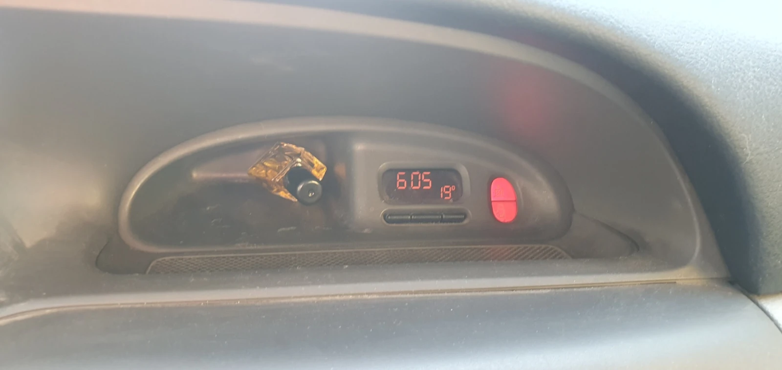 Renault Megane Сценик , снимка 8 - Автомобили и джипове - 55500508