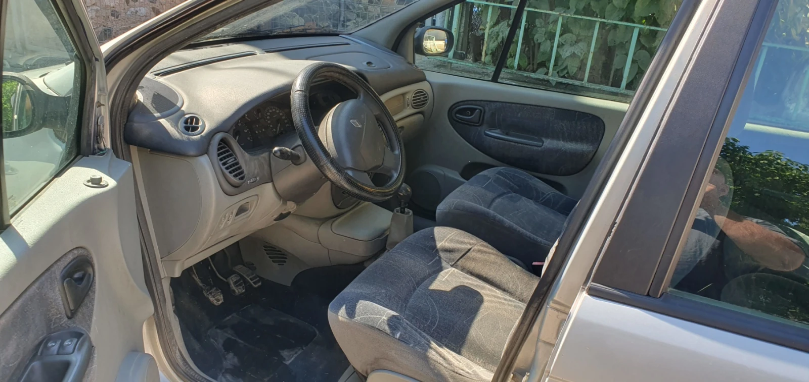 Renault Megane Сценик , снимка 12 - Автомобили и джипове - 55500508