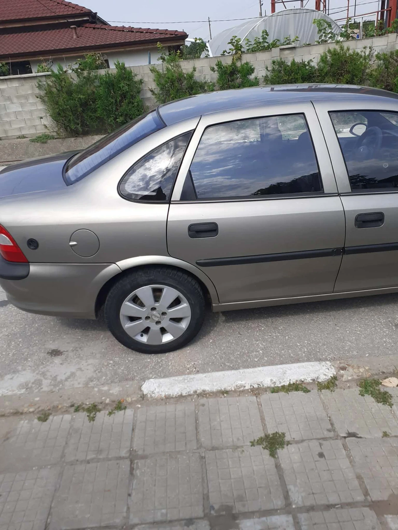 Opel Vectra 1.6 газ/бензин, снимка 8 - Автомобили и джипове - 55592435