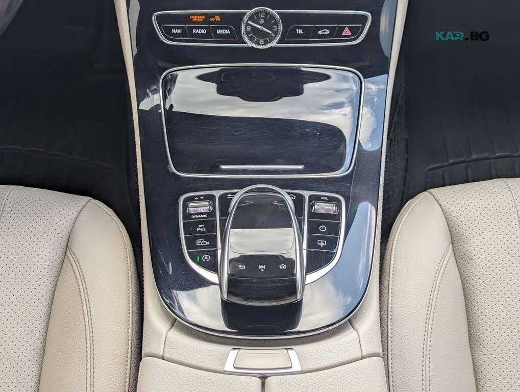 Mercedes-Benz E 300 4MATIC* АвтоКредит* (ЦЕНА ДО БГ) , снимка 12 - Автомобили и джипове - 55889832