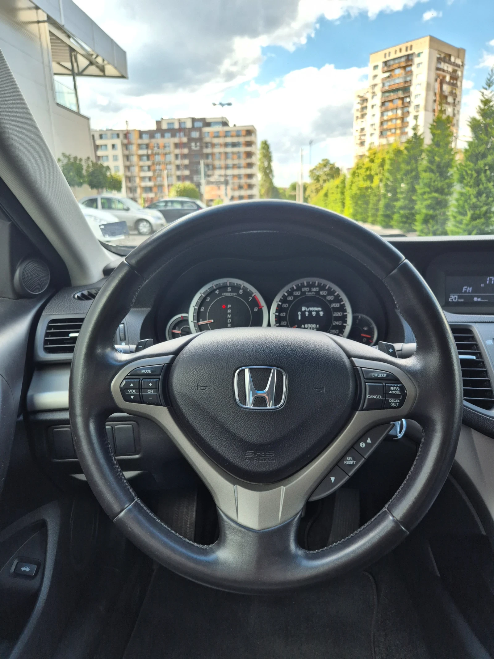 Honda Accord 2.4 АВТОМАТ* EXECUTIVE* СЕРВИЗНА ИСТОРИЯ , снимка 12 - Автомобили и джипове - 55959166