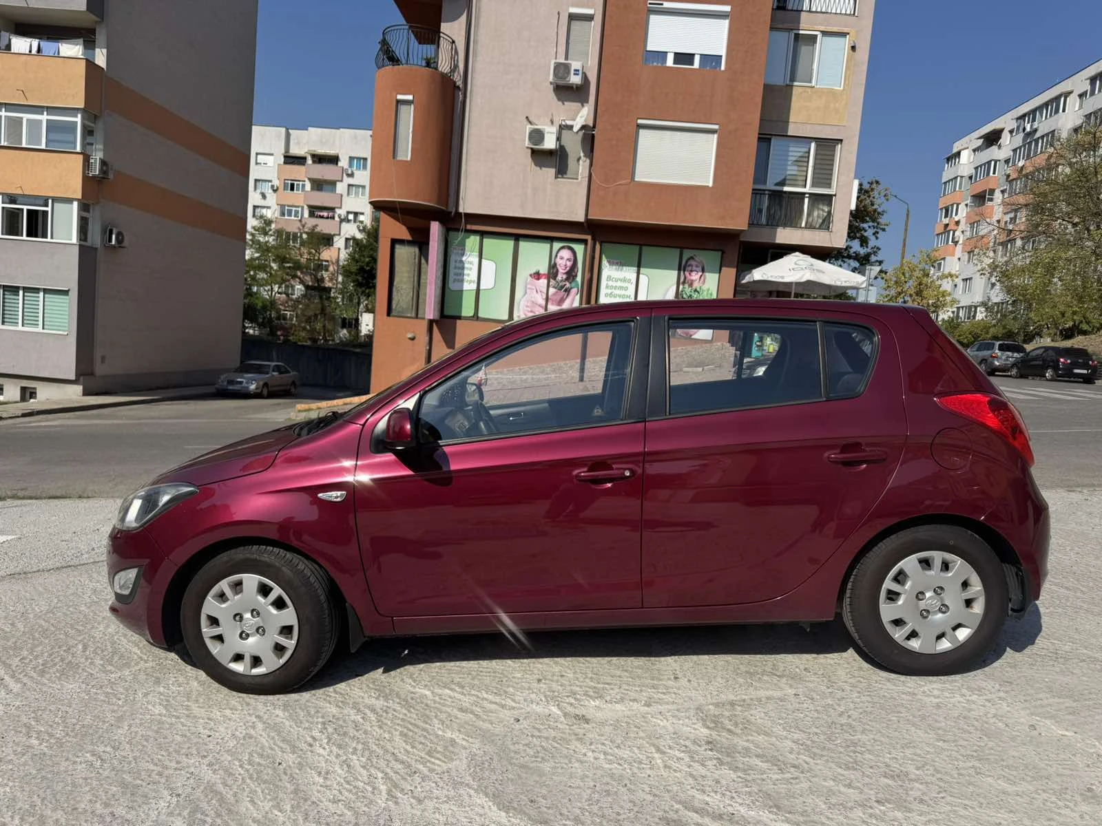 Hyundai I20, снимка 2 - Автомобили и джипове - 56016552