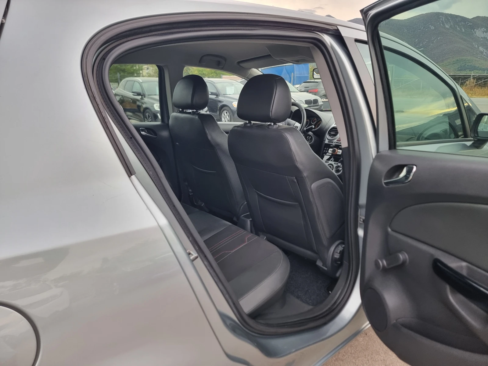 Opel Corsa 1.2I GAS, снимка 14 - Автомобили и джипове - 56171804