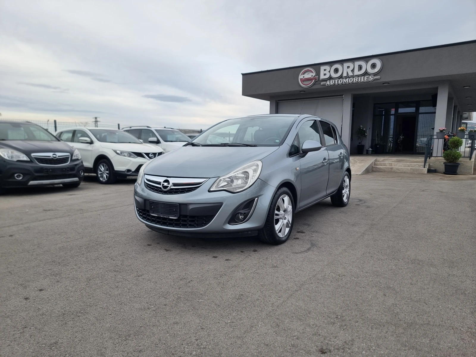 Opel Corsa 1.2I GAS, снимка 3 - Автомобили и джипове - 56171804