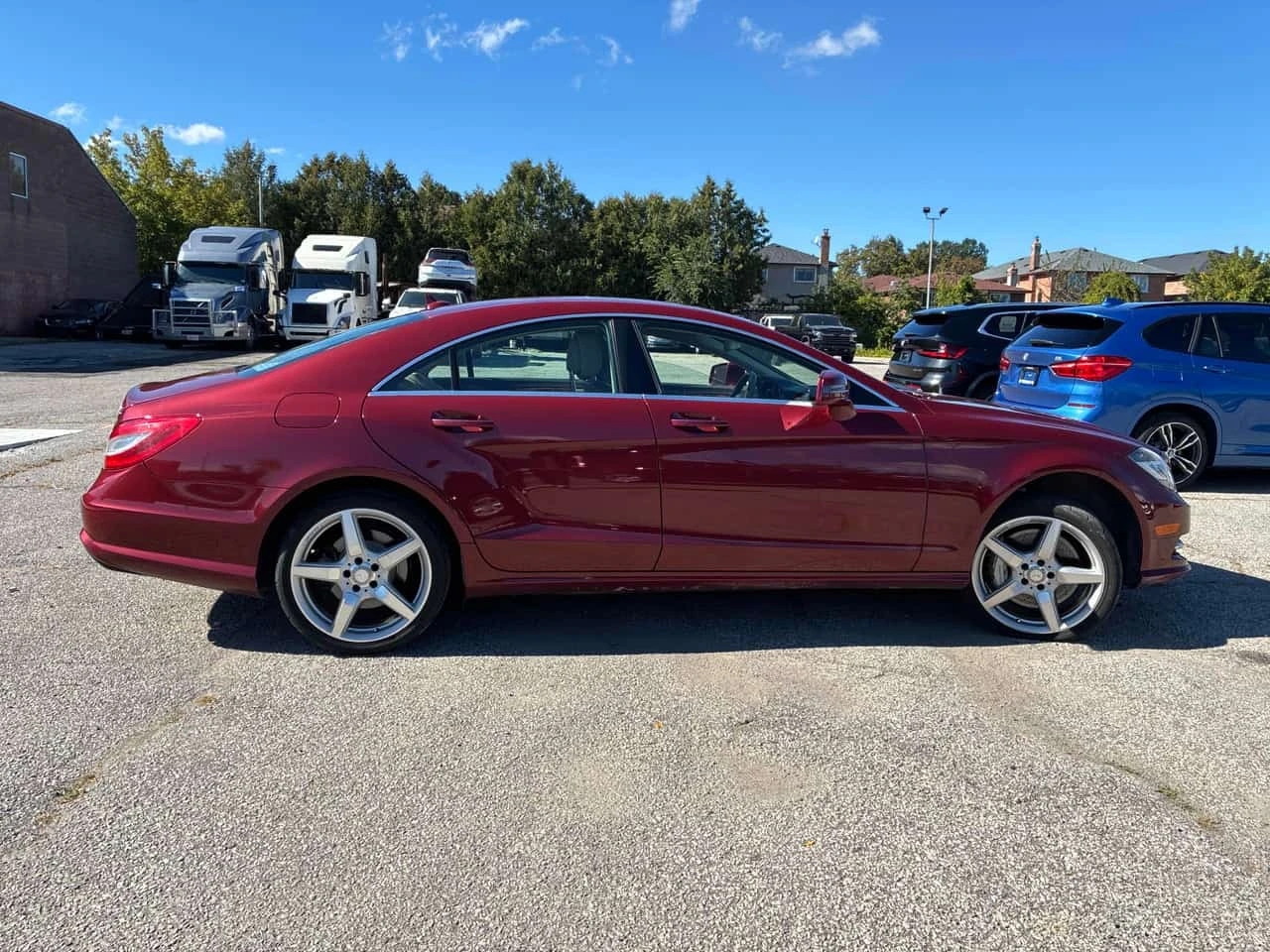 Mercedes-Benz CLS 550 CARFAX * АВТОКРЕДИТ БЕЗ ПЪРВОНАЧАЛНА ВНОСКА* , снимка 3 - Автомобили и джипове - 56214264