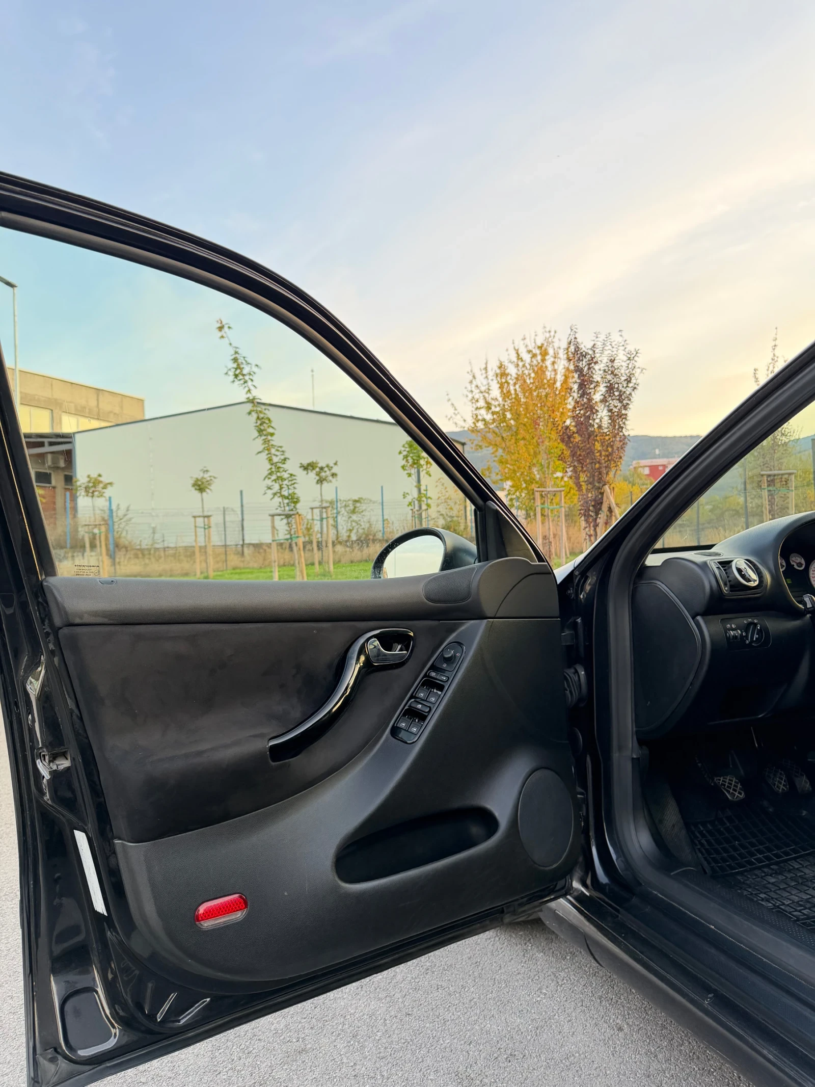 Seat Leon, снимка 8 - Автомобили и джипове - 56401264