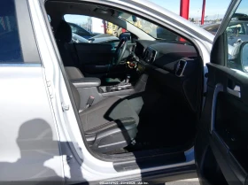 Kia Sportage 2.4L I-4 DI, DOHC, VVT, 181HP Front Wheel Drive - 8200 € / 16037.81 лв. - 53291157 10