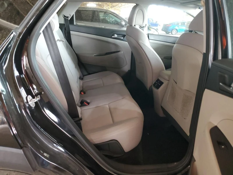 Hyundai Tucson, снимка 11 - Автомобили и джипове - 53153431