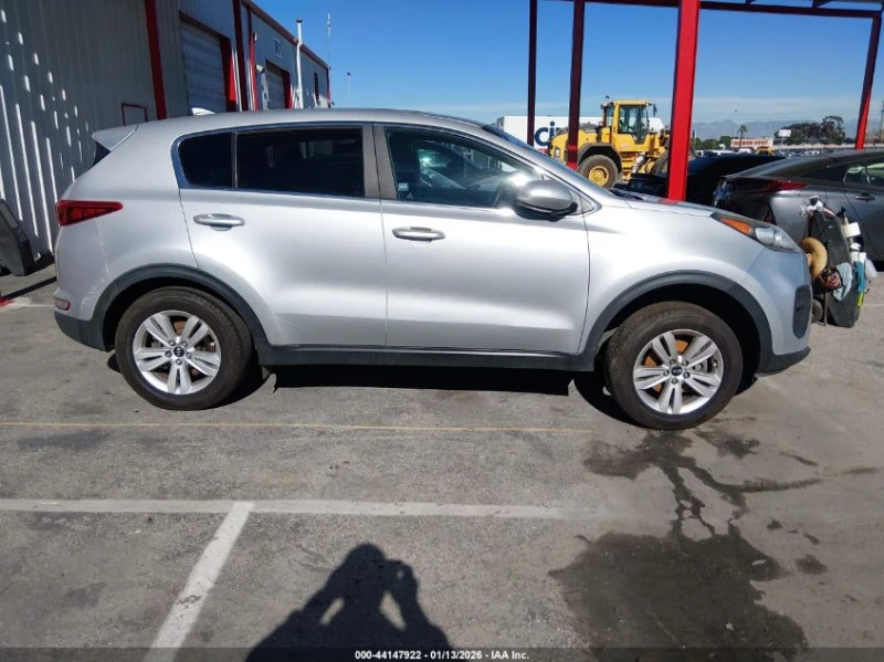 Kia Sportage 2.4L I-4 DI, DOHC, VVT, 181HP Front Wheel Drive, снимка 5 - Автомобили и джипове - 53500923