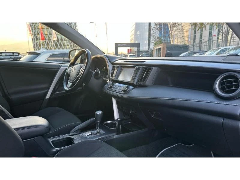 Toyota Rav4 2.5 HSD EXECUTIVE PLUS AW, снимка 6 - Автомобили и джипове - 52950292