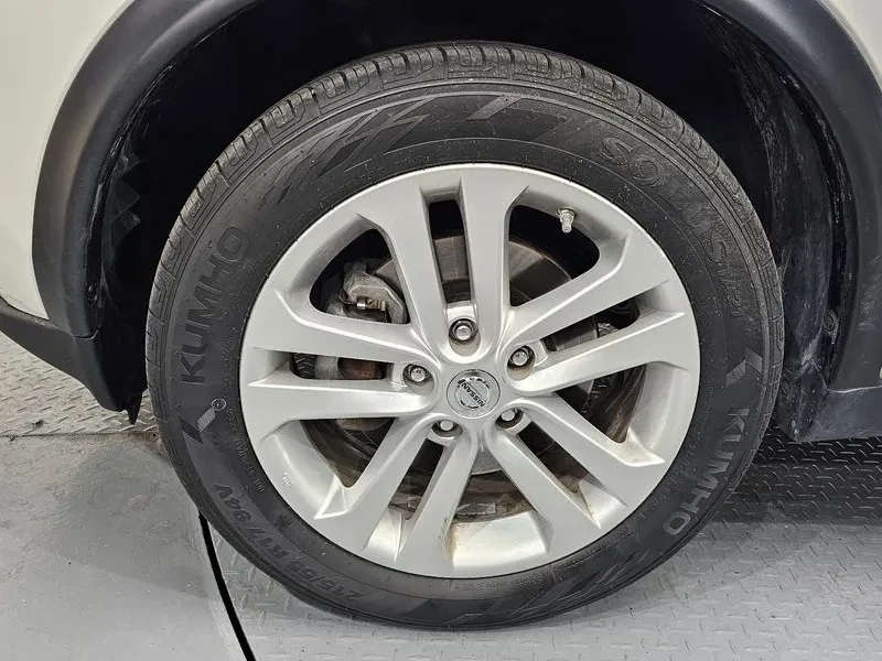 Nissan Juke 1.6 Sv F15, снимка 5 - Автомобили и джипове - 55011249