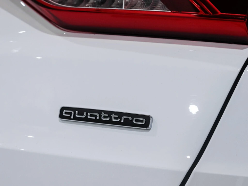 Audi Q3 * 40TFSI Quattro / Komfort Pkg / Brown Int / Digit - изображение 10