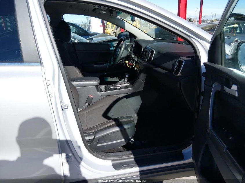 Kia Sportage 2.4L I-4 DI, DOHC, VVT, 181HP Front Wheel Drive | Mobile.bg � ����������� 10