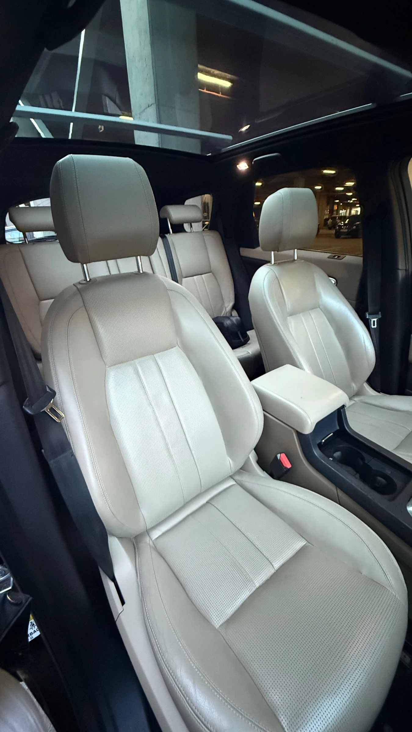 Land Rover Discovery Sport 2.0 Diesel Automatic 4x4, снимка 13 - Автомобили и джипове - 53953819