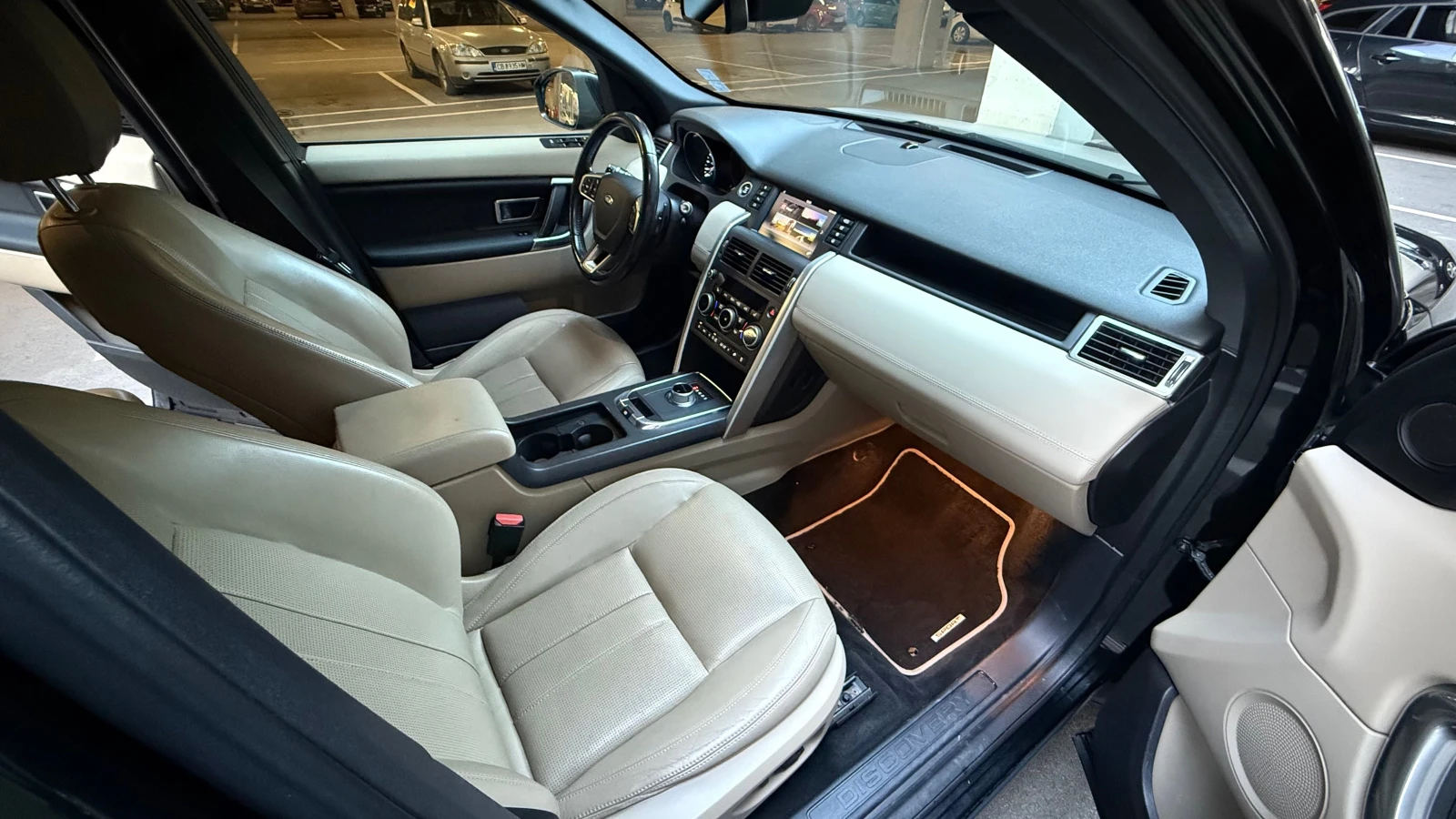 Land Rover Discovery Sport 2.0 Diesel Automatic 4x4, снимка 9 - Автомобили и джипове - 53953819